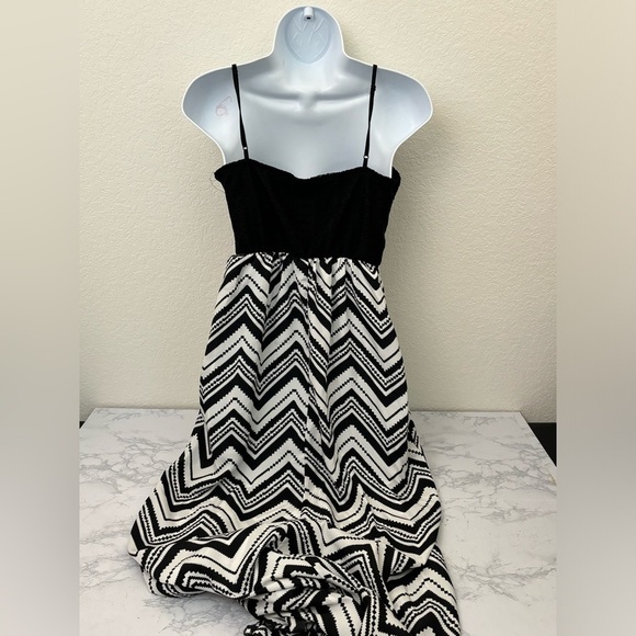 Womens Juniors M 7-9 No Boundaries Dress Sleeveless Black White Spaghetti Maxi - Picture 6 of 8
